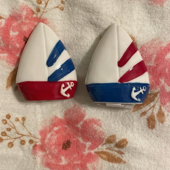 Sailboat Mini Salt & Pepper Shakers Set - Picture 4 of 8